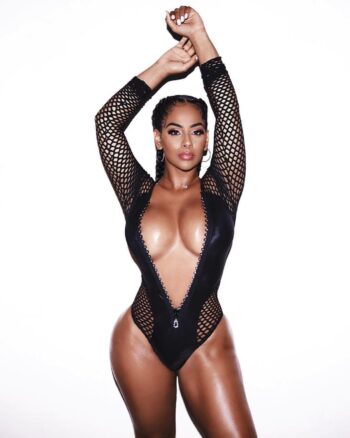 Rencontre sexy à Sélestat : laissez-vous envelopper par ma douceur orientale dévorante rencontre- MILF-Sélestat